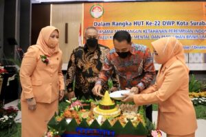 HUT Dharma Wanita Persatuan Kota Surabaya (4)_copy_500x333