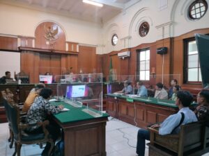 Sidang Niaga di Pengadilan Negeri Surabaya ruang Cakra