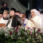Unitomo Perkuat Karakter Mahasiswa Melalui Ngaji Bareng Gus Iqdam, Dies Natalis ke-45