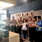 Polres Gresik Gencarkan Pesan Damai Jelang Sura Agung lewat Siaran Radio