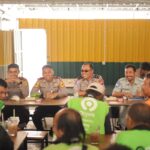 Sinergi HUT Bhayangkara, Satlantas Polres Gresik dan Komunitas Ojol Bahas Safety Riding